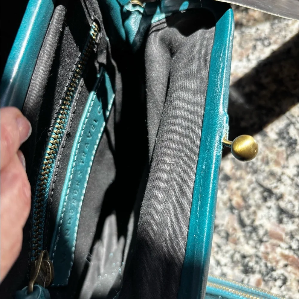 Wanderers Travel The Versailles Evening Crossbody with Coin Pouch NWT - Picture 8 of 10